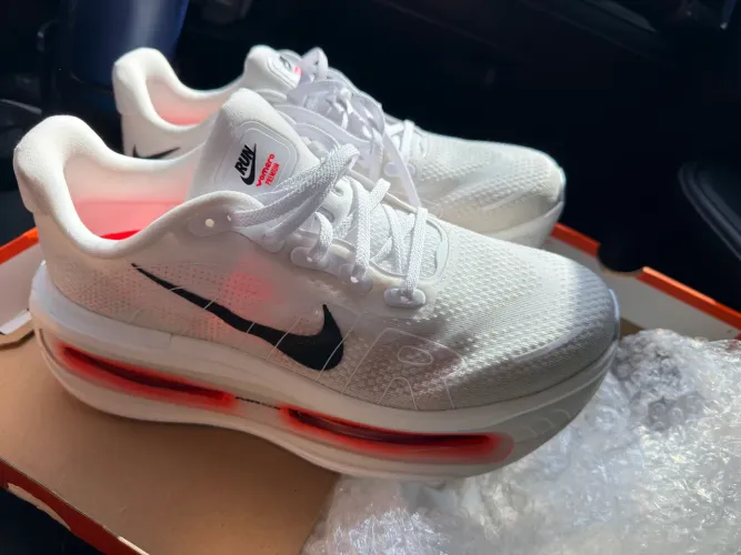Tênis Nike Vomero premium 