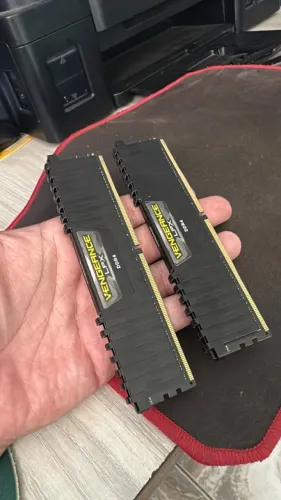 Memória Ram 2 pentes de 4GB Corsair Vengeance 2666mhz