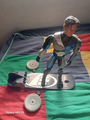 Boneco Max Stell Surfista