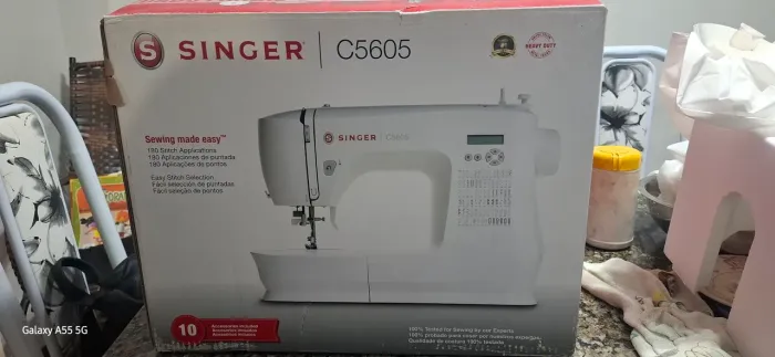 MÁQUINA DE COSTURA SINGER C5605 ELETRÔNICA 84 PONTOS BORDADO.