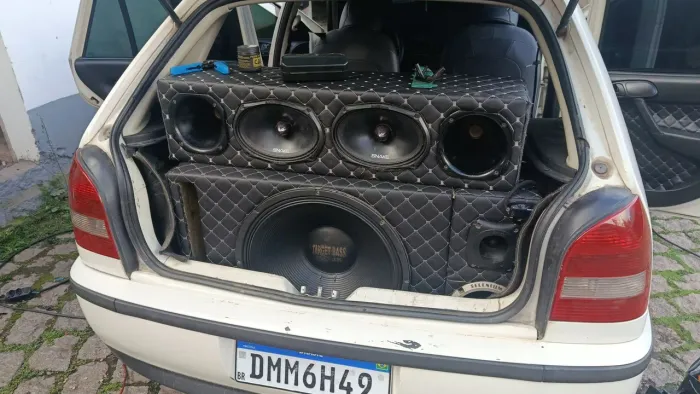 Som automotivo