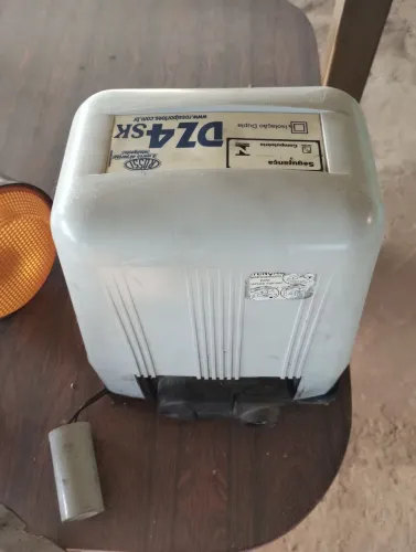 Kit Portão Eletrônico Rossi Usado ( central reserva), Sinaleira Luz e Sonora