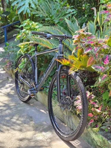 Bicicleta Mountain Bike GTSM1 Intense Aro 29 - Excelente Estado!