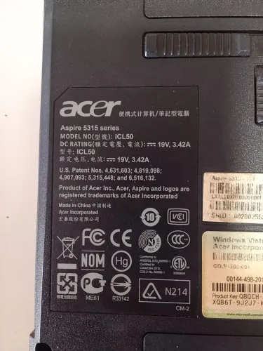 Vendo notebook para tirar peças 