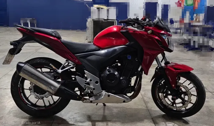 Vendo moto Cb500f 2014. Quitada e Selada. Sem restrições. Com alguns detalhes para fazer.