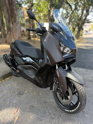 Xmax 300 2026