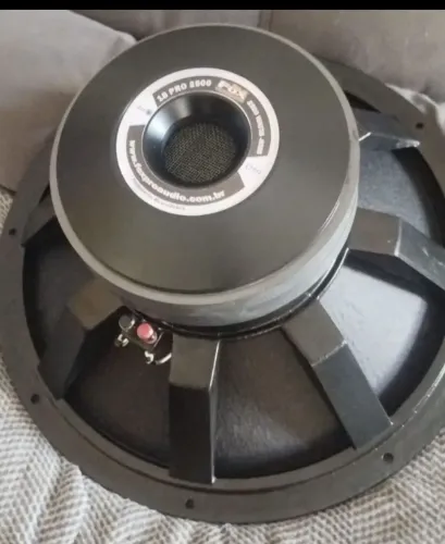 Auto falante 18. pol.2500 rms com cx 1.200 caixa novo