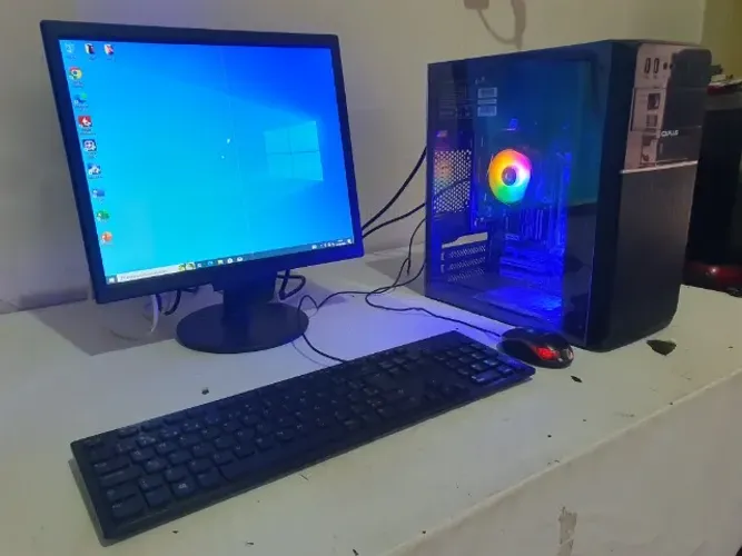 Gabinete CPU Gamer C3Plus / Xeon E5450 / 8GB RAM / 500GB 8GB RAM  R$ = 459,00