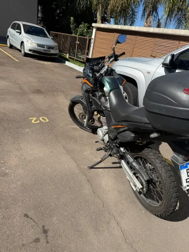 Vendo XRE 300, único dono, baixa quilometragem, somente 14.500 km.