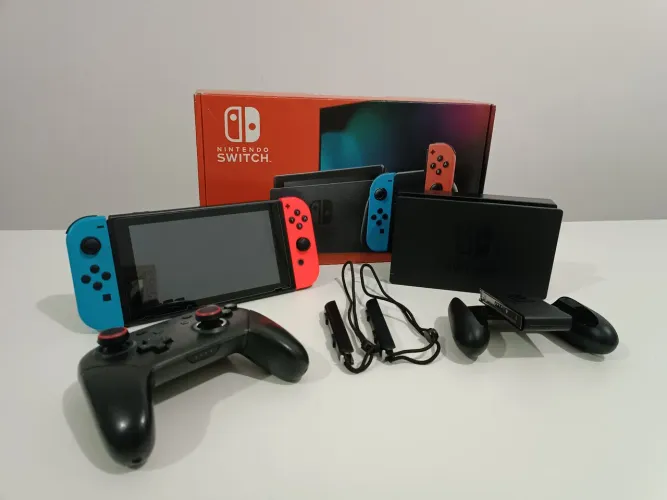 Nintendo Switch V2 Desbloqueado + 45 jogos + Pro Controller