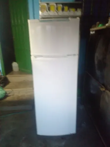 Vendo geladeira Cônsul Biplex Gelo seco