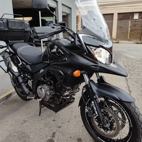 Suzuki V-Strom 650 apenas 17 mil km