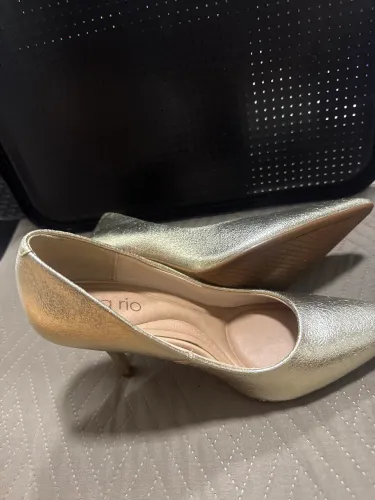 Scarpin Prata Metalizado Salto Alto Elegante