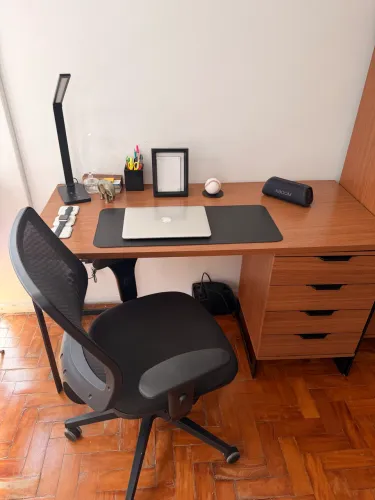 Escritório completo: Mesa, gaveteiro, cadeira e armário