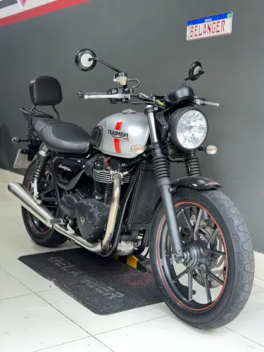 TRIUMPH STREET TWIN 900 2016