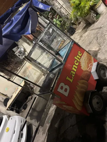 Carrinho de lanche em perfeito estado