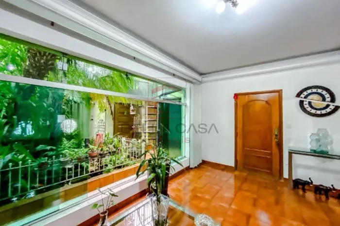 Sobrado à venda na Mooca - 230m2 - 3 dormitórios - 3 banheiros - 3 vagas