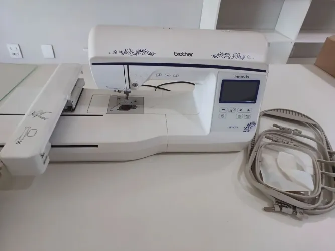 Máquina computadorizada bordadeira 3.900 no Pix ou 4000 em três vezes