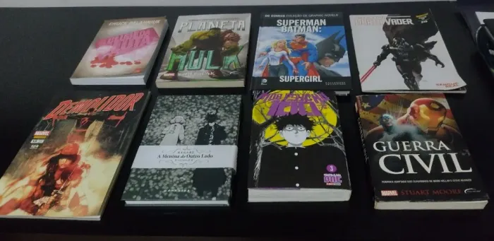 Livros e HQ Demolidor, DC Supergirl, Darth Vader, Planeta Hulk, Clube da Luta(Todos Juntos