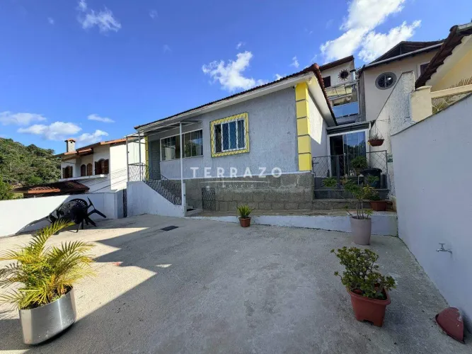 Casa para aluguel, 3 quartos, 1 vaga, Tijuca - Teresópolis/RJ