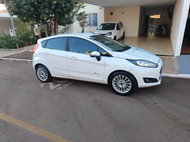 Ford Fiesta Tit./tit.plus 1.6 16V Flex Aut. 2015