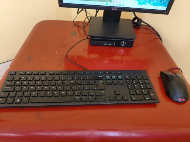 Desktop Dell Optiplex 3080 i3 de décima geração completo