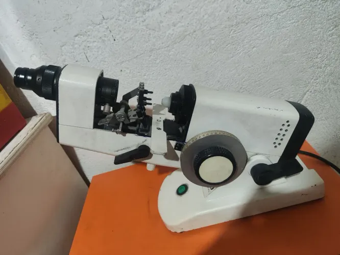 Lensometro