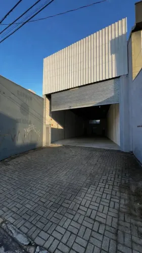 LOCAÇÃO DE GALPÃO COMERCIAL 170m² CENTRO DE TAUBATÉ R$3.150,00