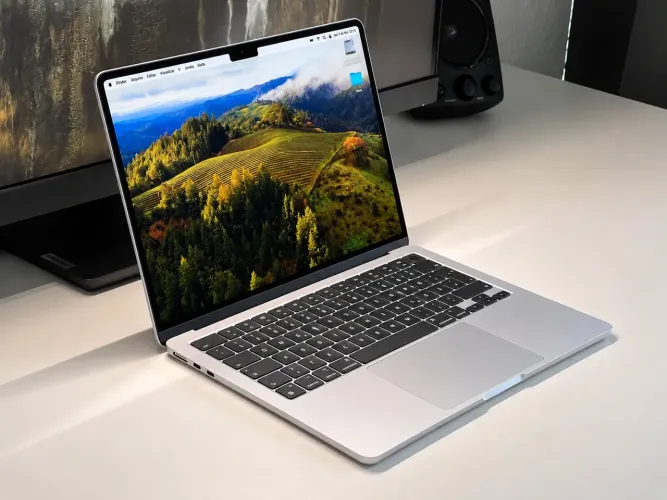 MACBOOK AIR M3 Prata 8GB / 512 NVME