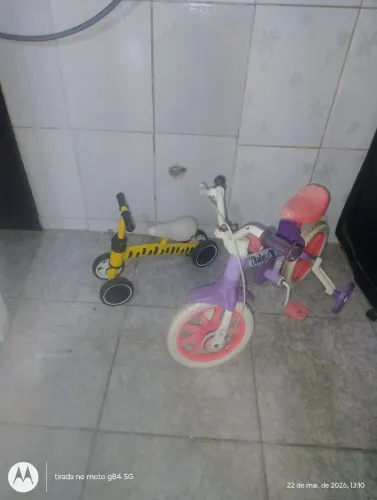 Bicicleta infantil e bicicleta de equilíbrio 80 cada se levar as duas faço 130