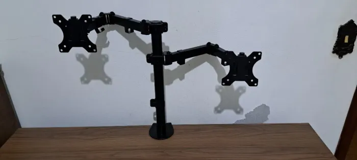 Suporte articulado para monitor e notebook