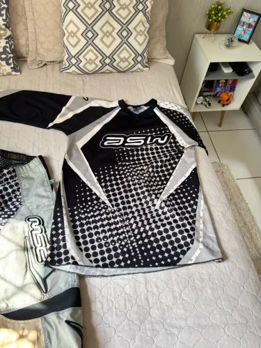 Roupa trilha ASW