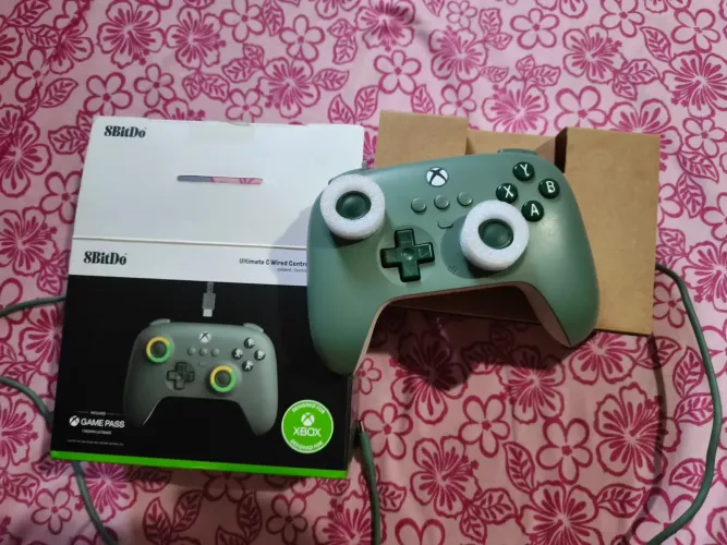 Controle Xbox 8BitDo Ultimate C para Xbox Series X/S e One usado/novo sem sinal de Uso.