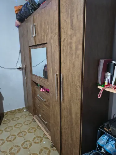 Vendo guarda roupa 6 portas