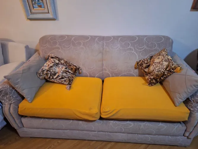 Sofá cama 2 lugares com cama confortável