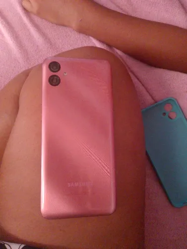 Eu tenho um celular pra vender 