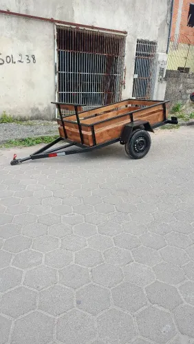 Vendo carretinha, fabricação própria.