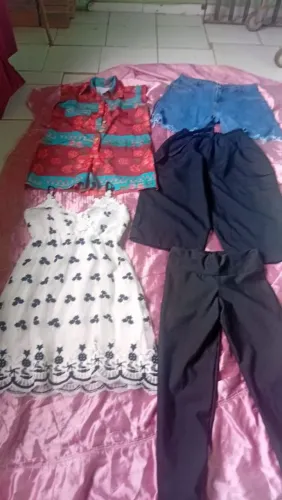 Vendo fardo de roupas