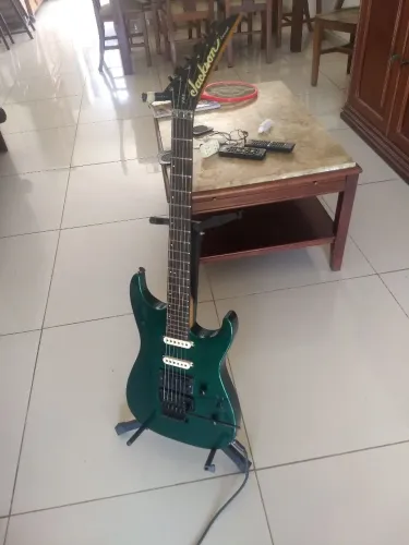 Guitarra jackson jsx anos 90 leia o anúncio 