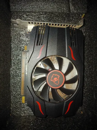 Rx550 4gb de ram, pouco tempo de uso funcionando perfeitamente