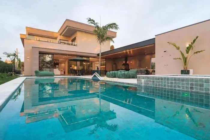 Casa de Luxo no Portal do Japy Golf Club | 4 Suítes | Piscina Climatizada | Casa Mobiliada