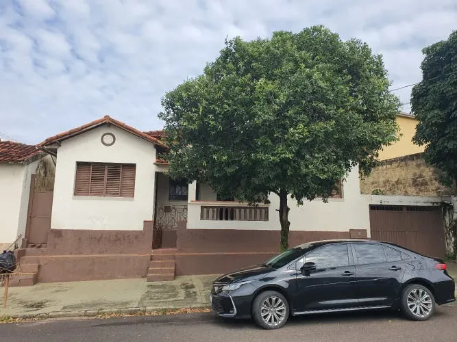 Casa no centro à venda