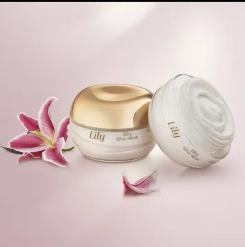 Creme hidratante Lily acetinado 250 g