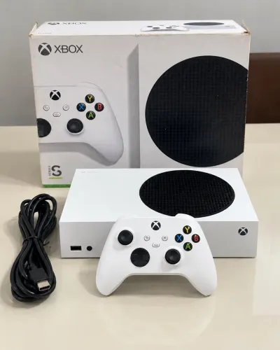 XBOX SERIES S 512GB SSD | ESTADO DE NOVO | ACEITO CARTÃO ATÉ 12X! 