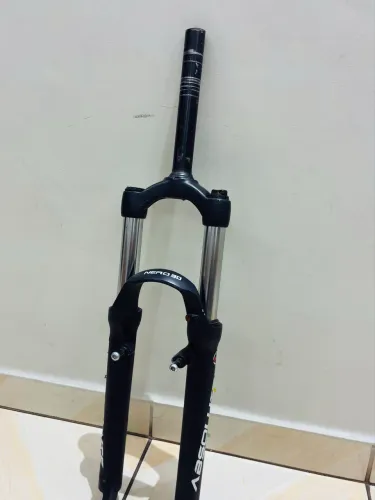 Suspensão aro 26 Absolut Nero 30+ guidão cg 160