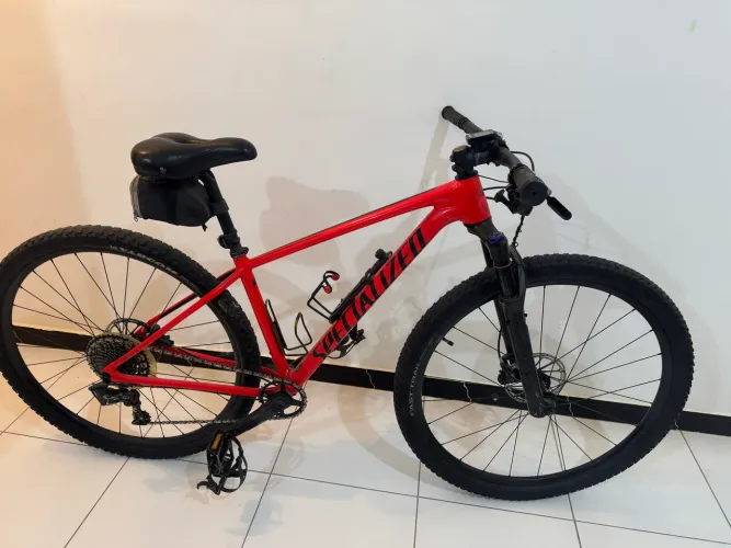 Specialized Chisel Aro 29 MTB - Excelente Estado