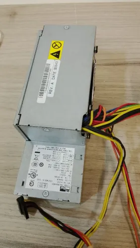 Fonte de PC e DDR 3 de 2 GB cada. 3 memórias no total