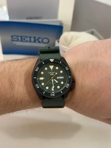 Relógio Seiko 5 green hulk avocado 