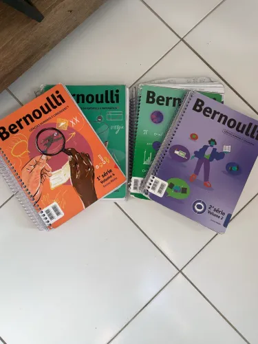 Kit?s livros bernoulli 1º, 2º, 9º ano ( ideial para preparação do enem)