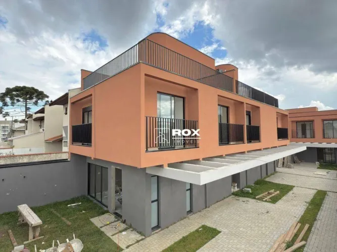Sobrado com 3 quartos sendo 1 suíte à venda - Pilarzinho - Curitiba/PR